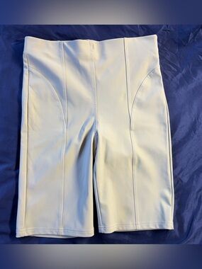 Zara Faux Leather Biker Shorts Sage Green High Waisted Women’s Large